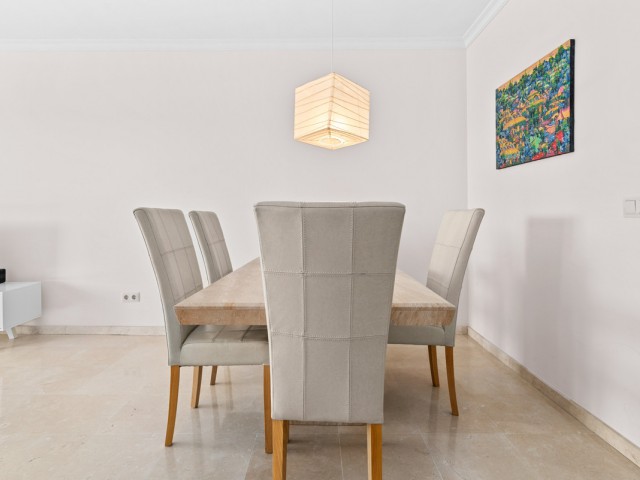 2 Bedrooms Apartment in Benahavís