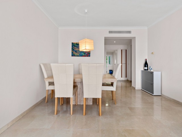 2 Bedrooms Apartment in Benahavís