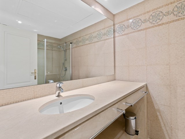 2 Bedrooms Apartment in Benahavís