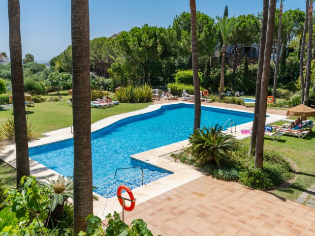 2 Bedrooms Apartment in Benahavís