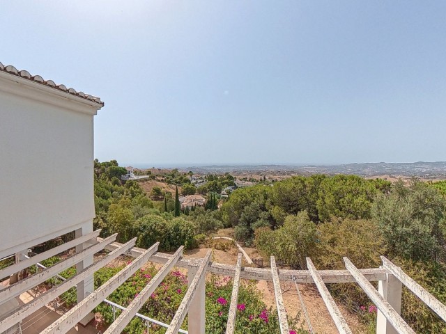 Villa con 4 Dormitorios  en Valtocado