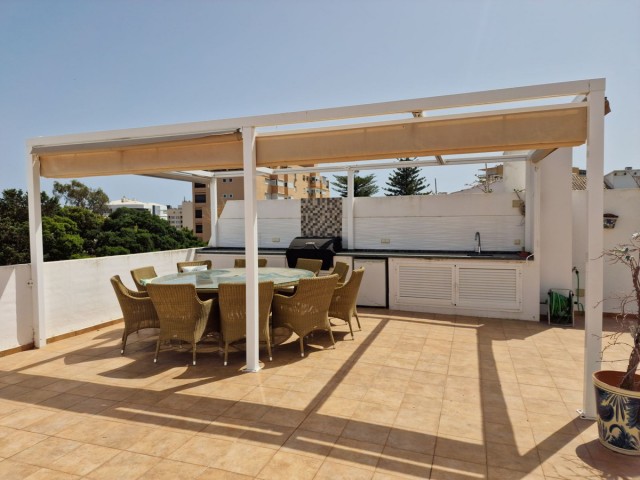 4 Bedrooms Apartment in La Carihuela