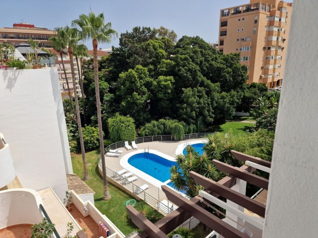 4 Bedrooms Apartment in La Carihuela