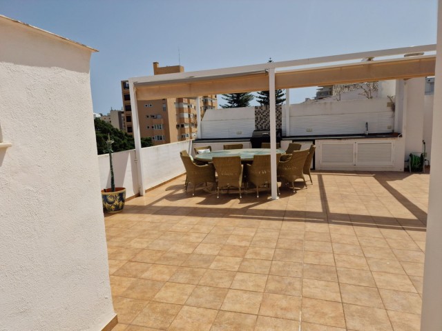 4 Makuuhuoneen Huoneisto La Carihuela