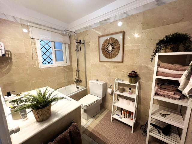Apartment, El Paraiso, R5444932