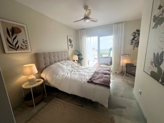 Apartment, El Paraiso, R5444932