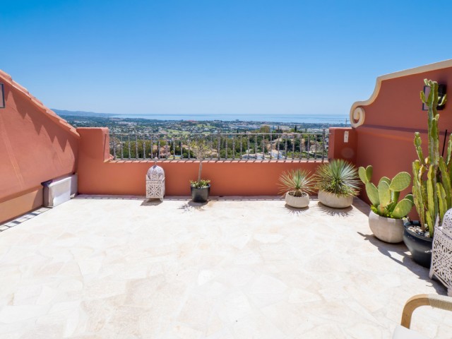 Apartment, Monte Halcones, R5447287