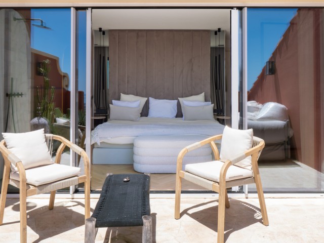 Apartment, Monte Halcones, R5447287