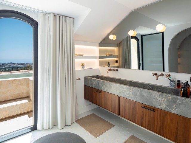 Apartamento con 3 Dormitorios  en Monte Halcones