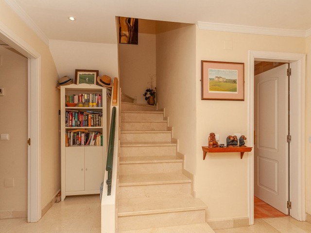 3 Bedrooms Apartment in Elviria