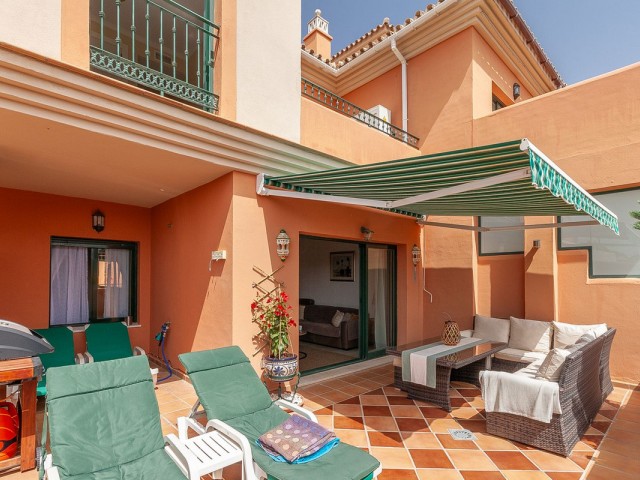 3 Bedrooms Apartment in Elviria