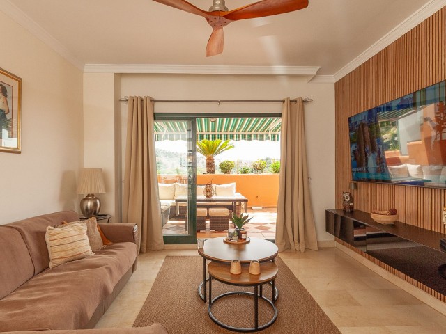 3 Bedrooms Apartment in Elviria