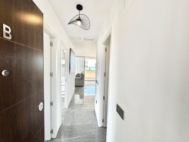 Apartamento con 2 Dormitorios  en Benalmadena Costa