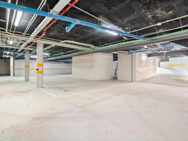 Apartamento con 2 Dormitorios  en Benalmadena Costa
