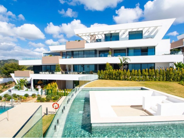 Apartamento con 3 Dormitorios  en Artola
