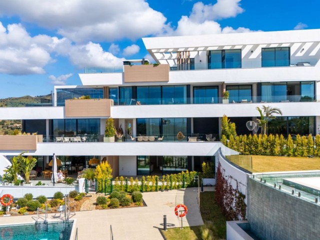 Apartamento con 3 Dormitorios  en Artola