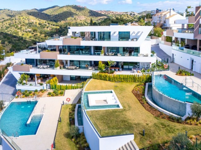 Apartamento con 3 Dormitorios  en Artola