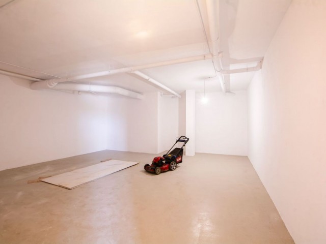 Apartamento con 3 Dormitorios  en Artola