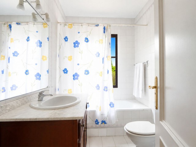 5 Slaapkamer Rijtjeshuis in Puerto de Cabopino