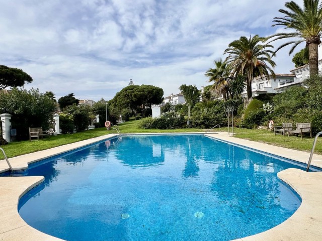 5 Slaapkamer Rijtjeshuis in Puerto de Cabopino