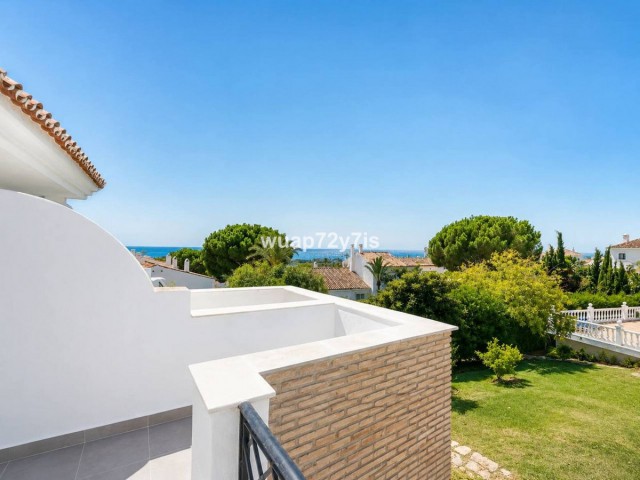 2 Bedrooms Townhouse in El Paraiso
