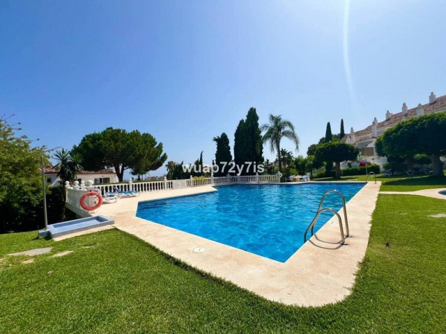 2 Bedrooms Townhouse in El Paraiso