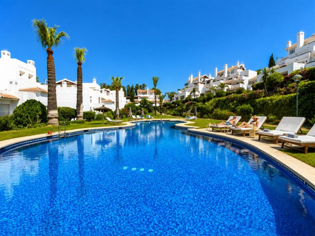 2 Bedrooms Apartment in Los Monteros