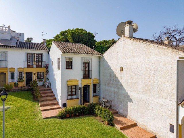 Townhouse, Elviria, R5450422