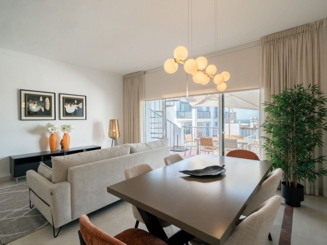 Apartamento con 2 Dormitorios  en Benahavís