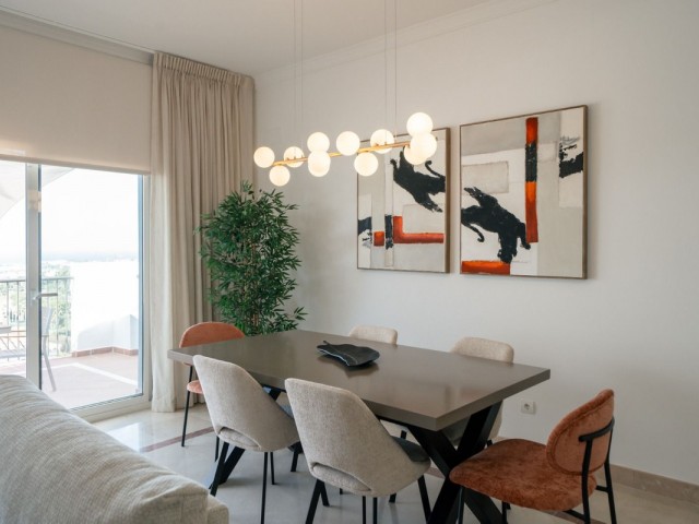 Apartamento con 2 Dormitorios  en Benahavís