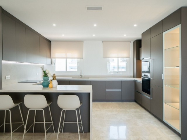 Apartamento con 2 Dormitorios  en Benahavís