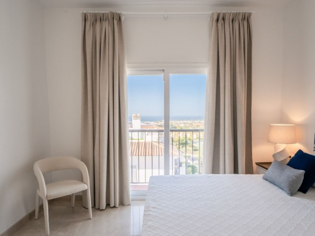 Apartamento con 2 Dormitorios  en Benahavís
