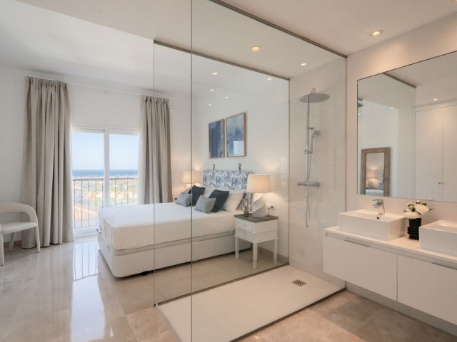 Apartamento con 2 Dormitorios  en Benahavís