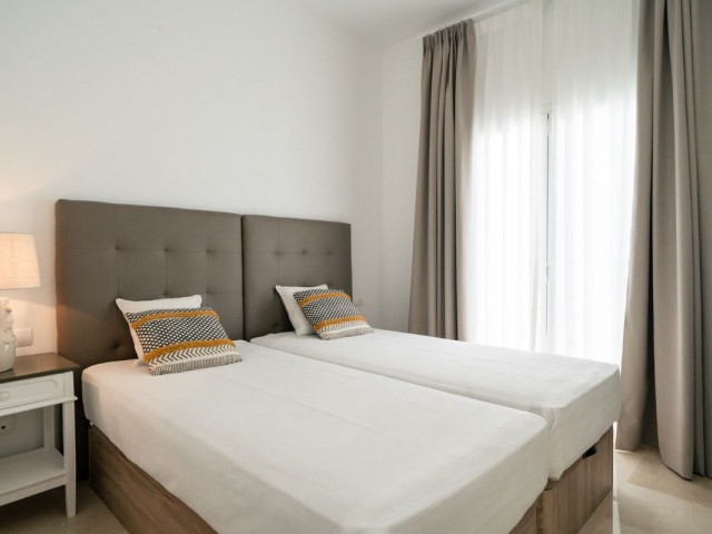 Apartamento con 2 Dormitorios  en Benahavís