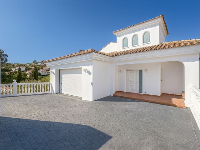 Villa, Cerros del Aguila, R4976032