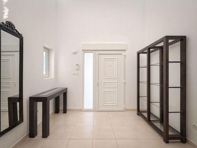 Villa, Cerros del Aguila, R4976032