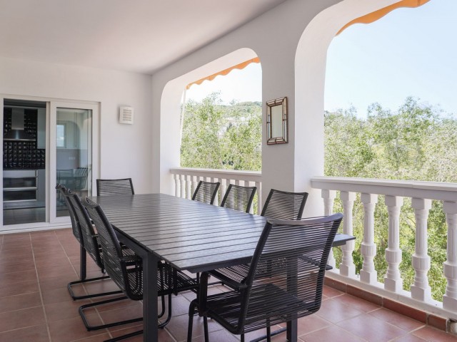 Villa con 4 Dormitorios  en Cerros del Aguila