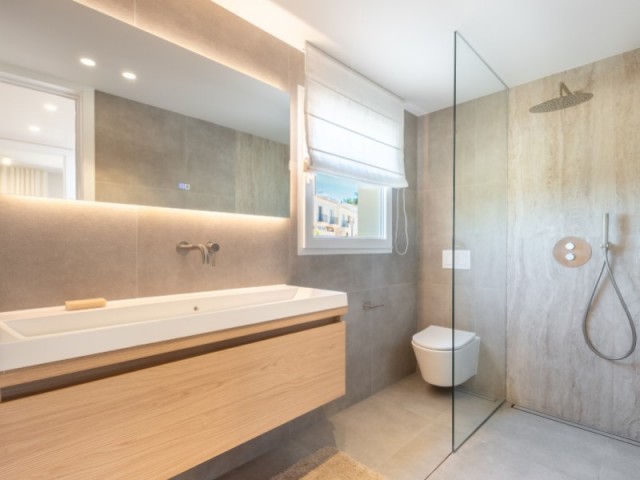 Apartamento con 3 Dormitorios  en La Quinta