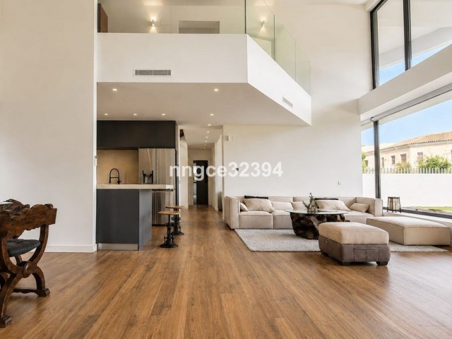 Villa avec 5 Chambres  à New Golden Mile
