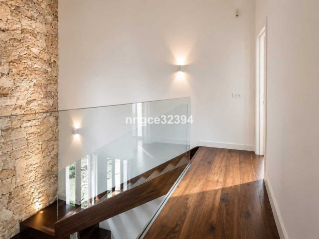 Villa avec 5 Chambres  à New Golden Mile