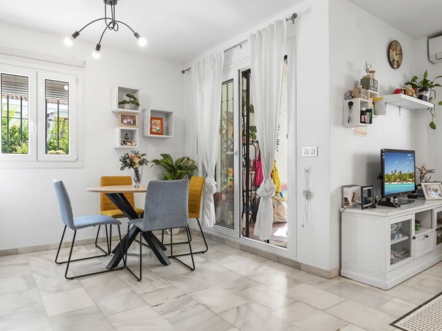 Maison mitoyenne avec 4 Chambres  à Torremolinos