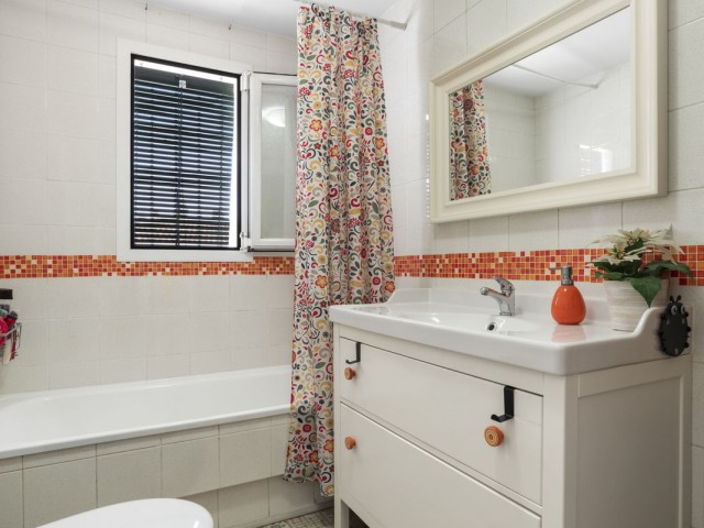 Maison mitoyenne avec 4 Chambres  à Torremolinos