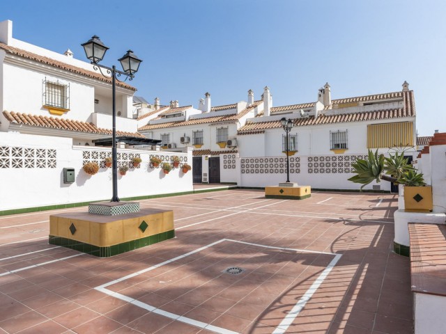 Maison mitoyenne avec 4 Chambres  à Torremolinos