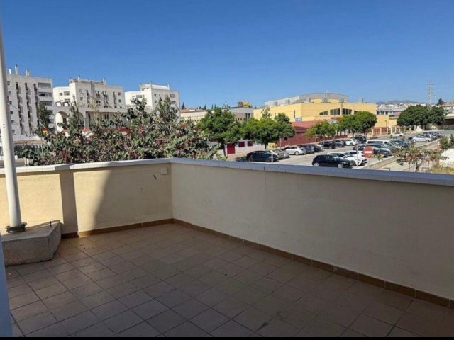 Maison mitoyenne avec 4 Chambres  à Recinto Ferial