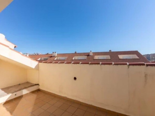 Maison mitoyenne avec 4 Chambres  à Recinto Ferial