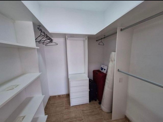 Maison mitoyenne avec 4 Chambres  à Recinto Ferial