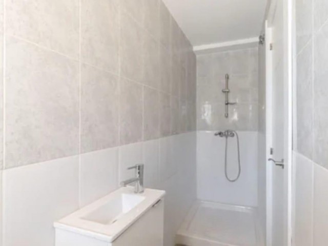 Maison mitoyenne avec 4 Chambres  à Recinto Ferial