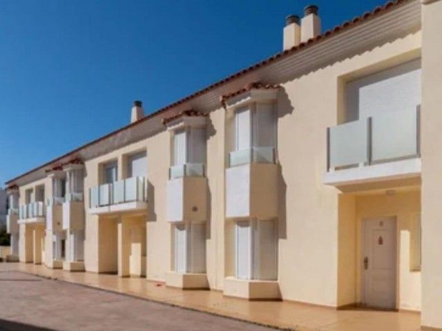 Maison mitoyenne avec 4 Chambres  à Recinto Ferial