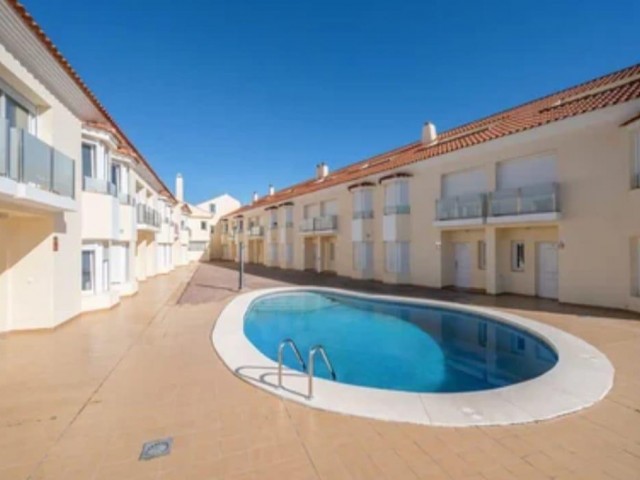 Maison mitoyenne avec 4 Chambres  à Recinto Ferial