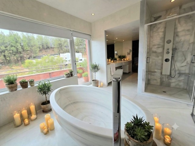 Villa avec 6 Chambres  à Málaga